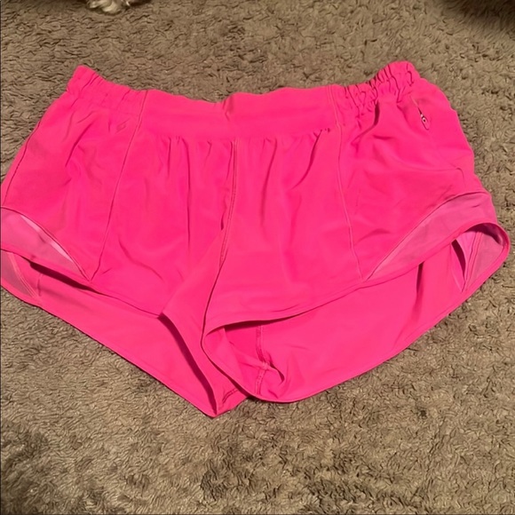 Lululemon hotty hot shorts Pow Pink - Picture 2 of 4